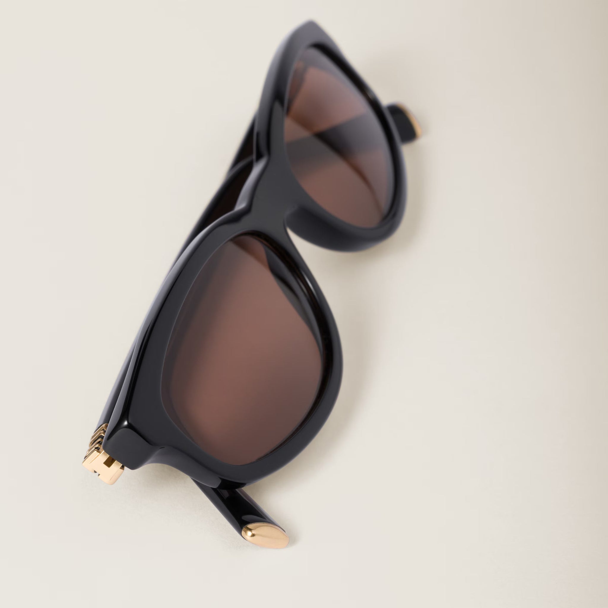 Miu Shades 26